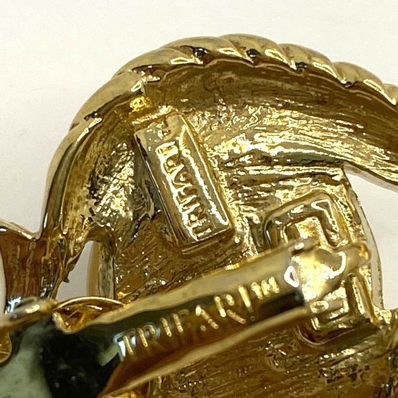 Trifari TM Clip Ons Earrings Faux Pearls 80s 90s - Picture 6 of 11